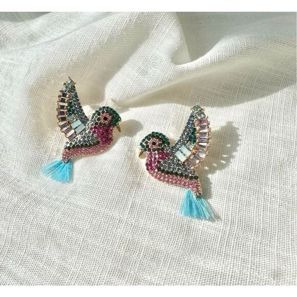 No Brand Jewelry - Beautiful light pink and light blue tassel tail hummingbird stud earrings